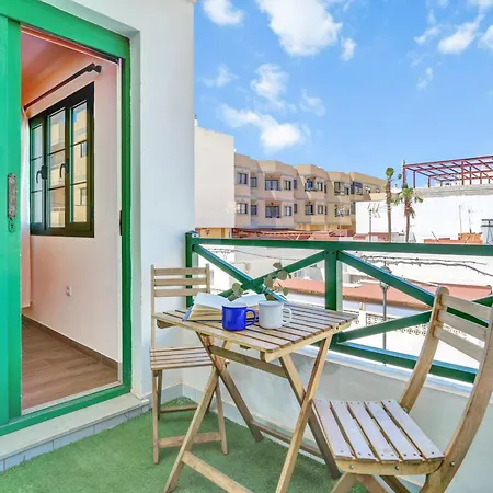 New! Ideal Flat For Groups To Work Or Surf *