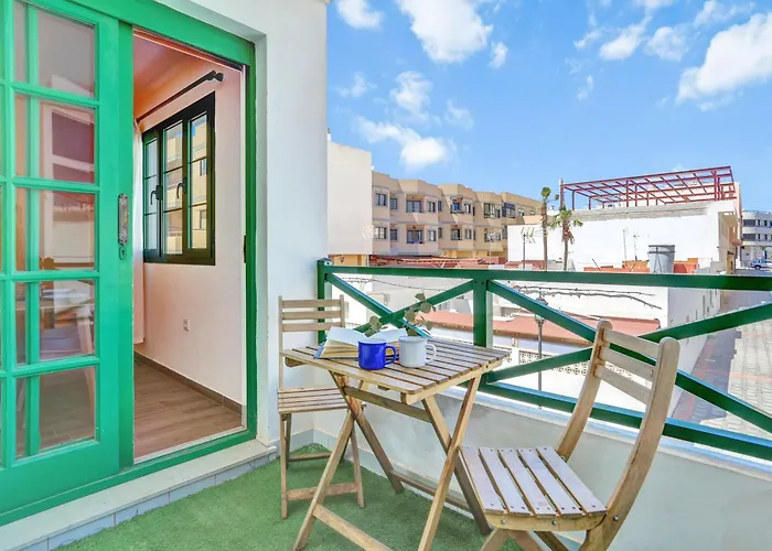 New! Ideal Flat For Groups To Work Or Surf *