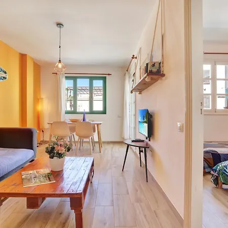 Lägenhet New! Ideal Flat For Groups To Work Or Surf