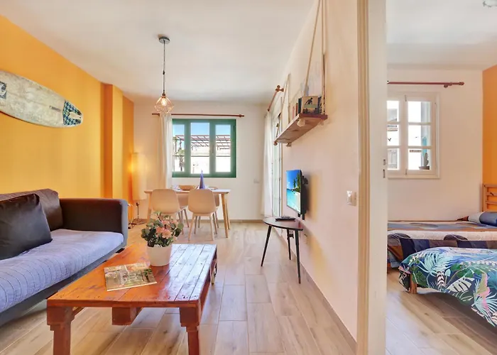 Lägenhet New! Ideal Flat For Groups To Work Or Surf